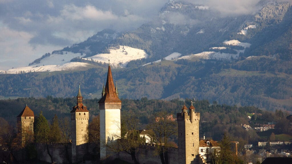 Museggmauer Luzern Aussicht als ruhige Date Idee für ein erstes Treffen